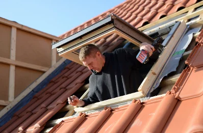 Pose de fenêtres de toit Velux à Pleuville